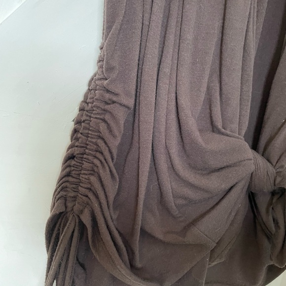 Fashion bug, brown sleeveless top. Fall, layering, back to school, teacher. - Picture 4 of 6